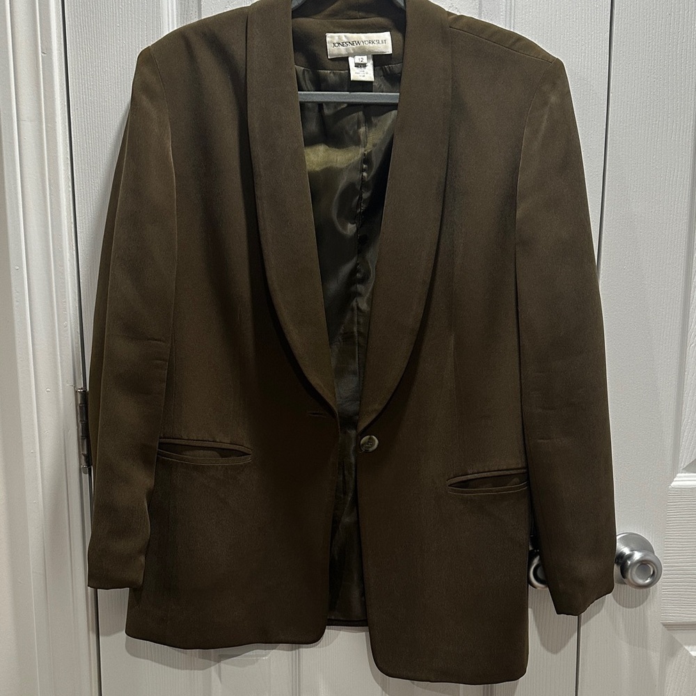 Jones New York Vintage Olive Blazer w/ 100% Silk Shell